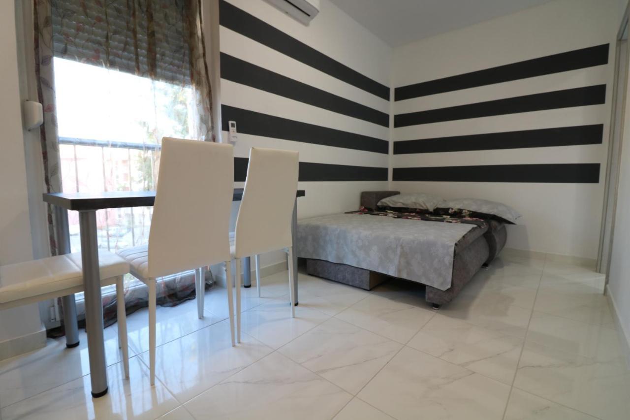 Sneky Apartment Pula Exterior foto