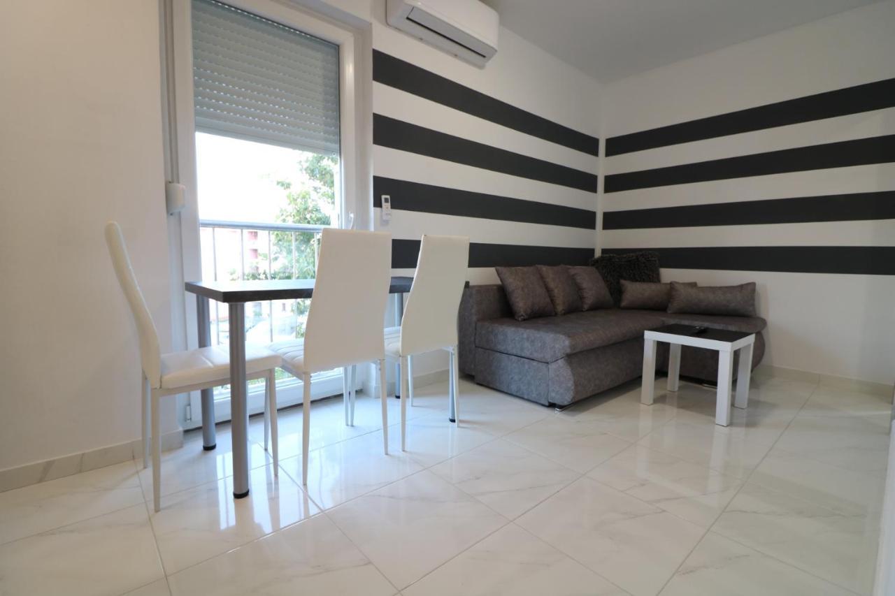 Sneky Apartment Pula Exterior foto