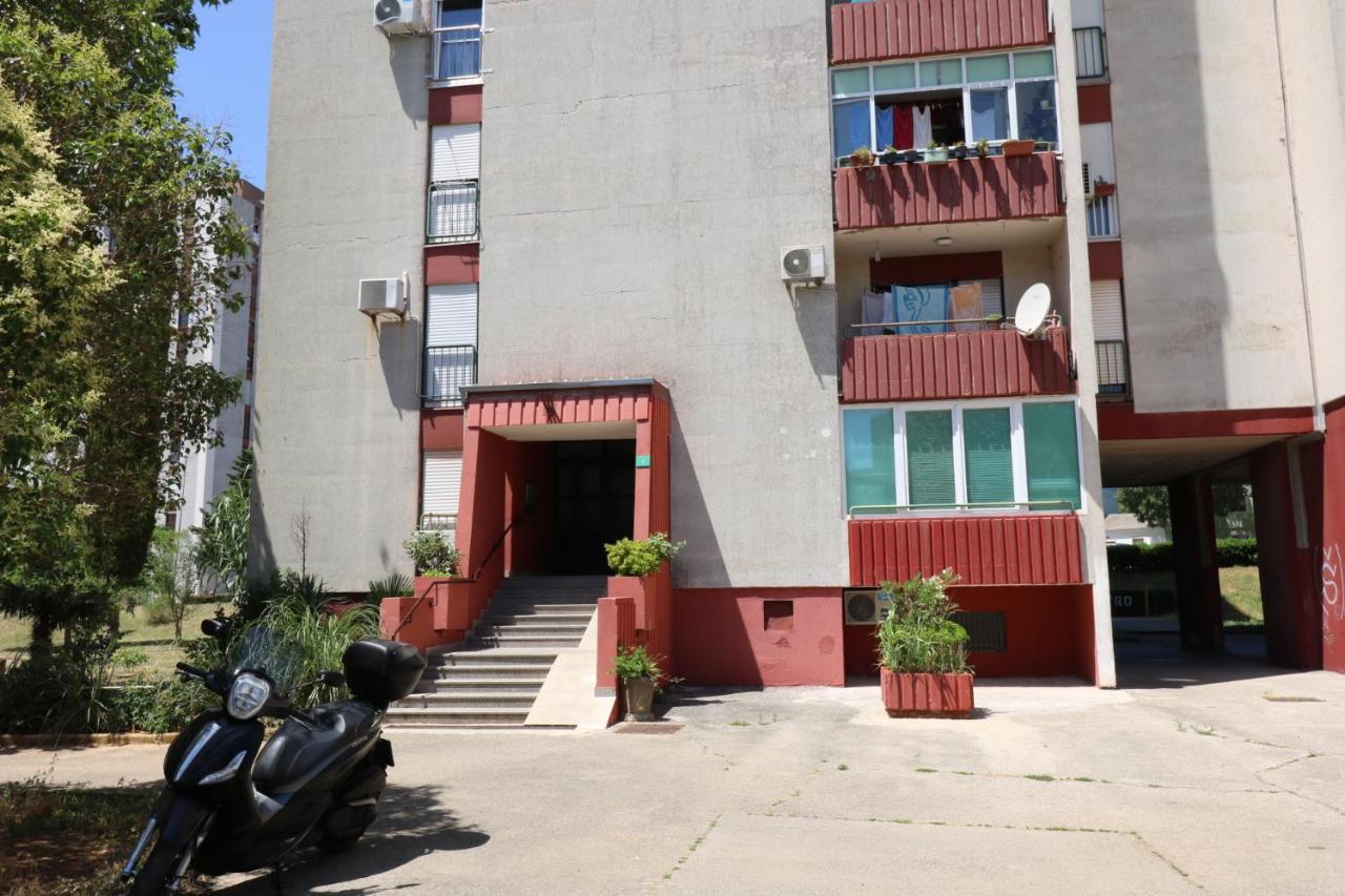 Sneky Apartment Pula Exterior foto